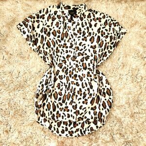 W5‎ Leopard Print Cap Sleeve Notch Neck Blouse Cream Size Medium